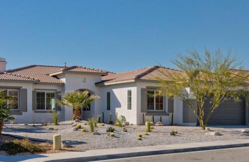Desert Hot Springs House | Ridge Overlook | Stunning Mountain Views