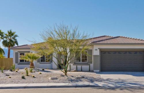 Desert Hot Springs House | Ridge Overlook | Stunning Mountain Views