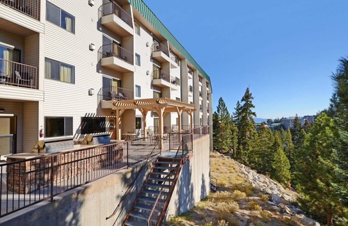 Tahoe Village Hotel | Ridge Pointe Resorts