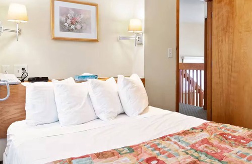 Shawnee On Delaware Resort | Ridge Top 2 Bedroom Villa at Club Wyndham Shawnee Village