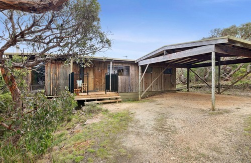 Fairhaven House | Ridge View -A coastal retreat is perfectly positioned for a variety of nearby activities.