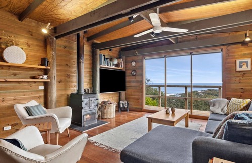 Fairhaven House | Ridge View -A coastal retreat is perfectly positioned for a variety of nearby activities.