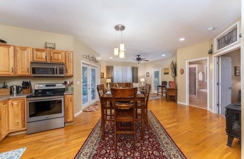 Fairview House | Ridgetop Hideaway | Pet-friendly, Hot Tub, Fire Pit & Mountain Views!