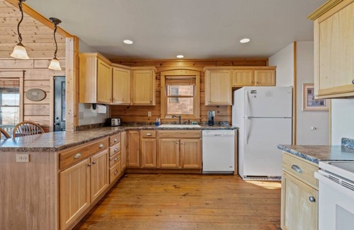 Wolf Laurel House | Ridgetop Retreat Views Fireplace