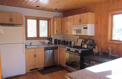 Allenspark House | Ridgeview-Perfect rural headquarters for hiking, wildlife, private and relaxing,