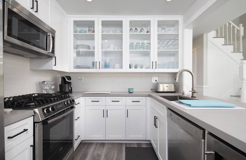 Del Mar Condo | RIGHT Across the Street from the Beach! DEL MAR BEACH COLONY WALK TO ALL!