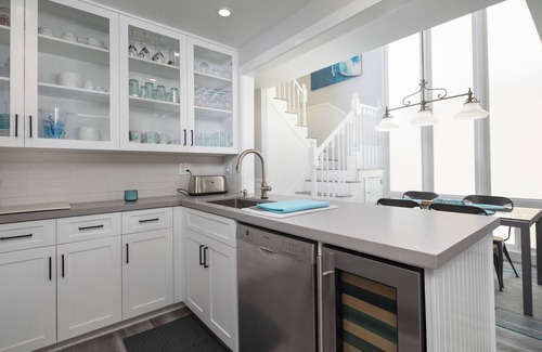 Del Mar Condo | RIGHT Across the Street from the Beach! DEL MAR BEACH COLONY WALK TO ALL!