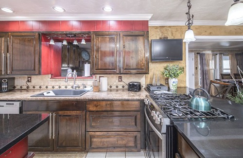 Midland House | Right At Home-McCauley Lodge