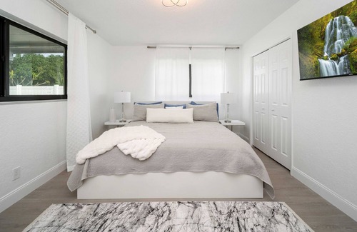 Bel Air House | Right at the Beach Miami Florida Luxury Renovated Villa Pool Gated community