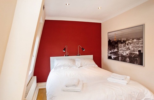 Winchester Apartment | Right in the heart of Winchester with Castle View