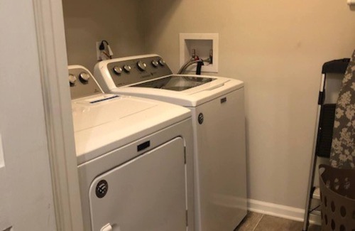 Bellevue Condo | RIGHT NEXT TO INTERSTATES 2 BED/2 BATH PEACEFUL/SAFE NEIGHBORHOOD