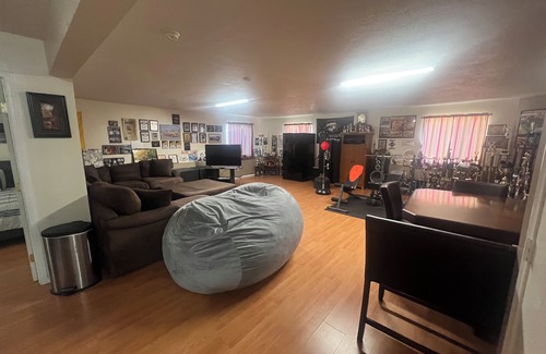 Los Lunas House | right off I-25 freeway