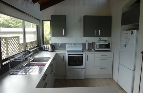 Te Ngaire House | Right on the Beach! - Fabulous Te Ngaire Bay