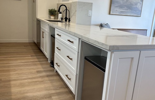 North of Montana Condo | Right on the beach! Sand and Ocean just outside your door!
