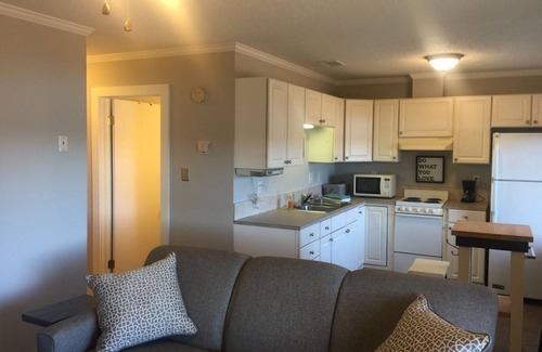 Hot Springs Condo | Right On The Water Yet Close To Oaklawn !