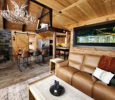 Meadow View Heights House | Rim Overlook Cabin Retreat