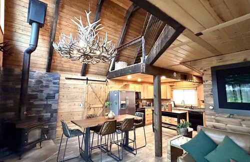 Meadow View Heights Cabin | Rim Overlook Cabin Retreat!