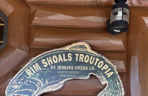 Clarkridge Cabin | Rim Shoals River Cabin - private boat dock, walk-in fishing access sleeps 14