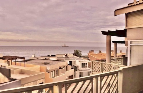 Long Beach Apartment | Rimantic Penthouse with a beautiful seaview sunset