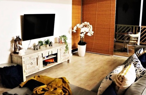 Long Beach Apartment | Rimantic Penthouse with a beautiful seaview sunset