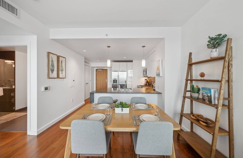 Rincon Hill Apartment | Rincon Hill 1 BR w/Office by Anyplace - 11654