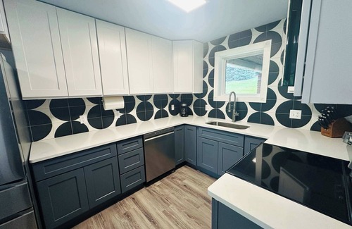 Grand Rapids House | Rink Side Retreat Sum