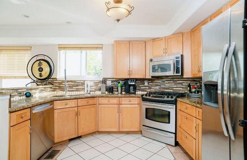River North Art District House | RiNo Party Palace: Game Room, Theater & Hot Tub- Sleeps 30!