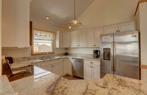 Rodanthe House | Rio Rodanthe: Oceanfront Paradise - Private Lazy River & Kiddie Pool +Elevator