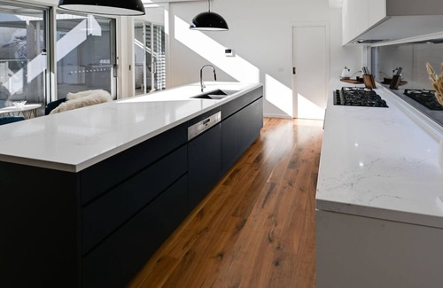 Inverloch House | RIPPLE INN - POOL, LINEN & WIFI INCLUDED