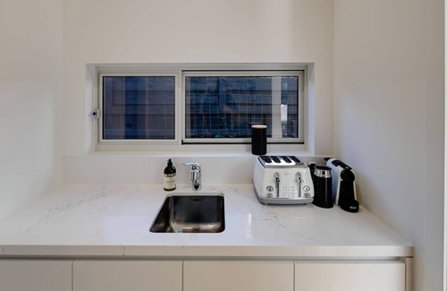 Inverloch House | RIPPLE INN - POOL, LINEN & WIFI INCLUDED