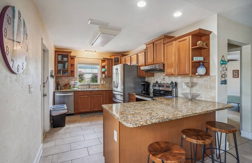 Belle Vista House | Riptide Resort- Coastal Poolside Escape!