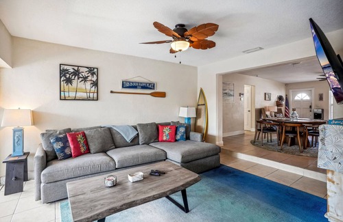 Belle Vista House | Riptide Resort- Coastal Poolside Escape!