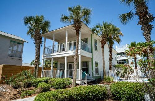 Crystal Beach House | Rise and Shine Pet friendly Golf cart included