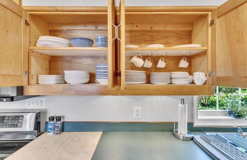 Chesapeake Beach Apartment | Rising Sun Cottage 3 bedroom 3 bathroom W/Beach Views!