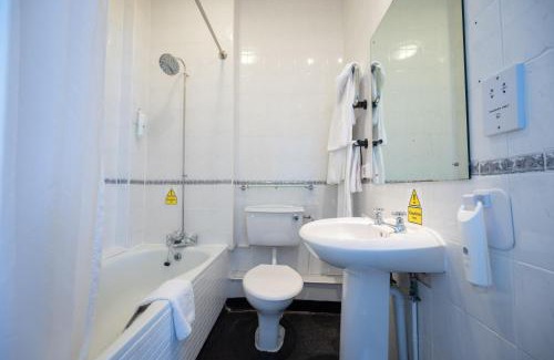 Cleeve Hill Hotel | Rising Sun Hotel by Greene King Inns