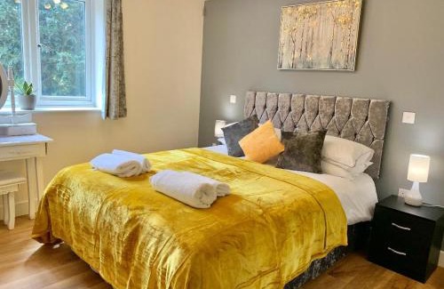 Oxford Apartment | Risinghurst, Oxford, an ENTIRE 2beds, 2bathrooms, free Wi-Fi, Free Parking