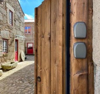 Almeida Apartment | Risoturismo-Solar de São João - Guest House -