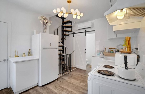Center City House | Rittenhouse Trinity Stay | 2BR | 2BA | Fast Wi-Fi
