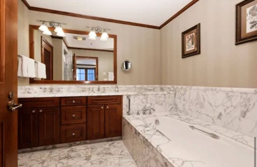 Aspen Apartment | Ritz Carlton ASPEN Highlands Full Mountain View with gorgeous terrace! Top Floor