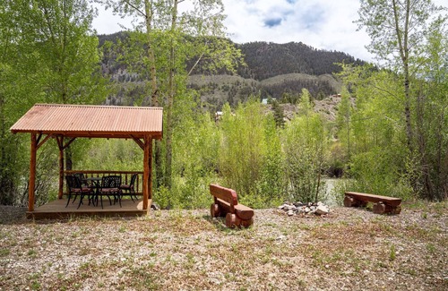 Lake City House | Ritz on the River - Gorgeous Log Cabin in the Heart of Town and Along the Lake Fork of the Gunnison