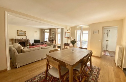 Saint-Thomas-d'Aquin Apartment | RIVE GAUCHE - RIVOLI/LOUVRE Type 3/4 approx. 100m2 in absolute calm