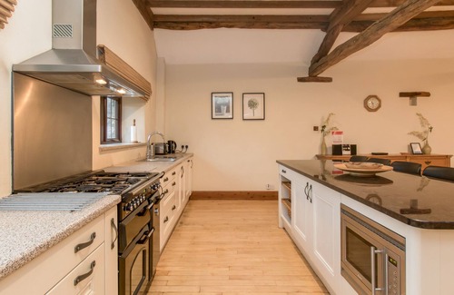 Kendal Cottage | RIVEN OAK, pet friendly, character holiday cottage in Levens