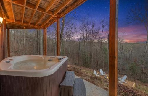 Morganton House | Rivendell - Stunning Views, Fireplace, Hot Tub, Billiards Table, Outdoor Fire Pit - Morganton, GA
