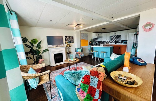 Saint-Simeon Apartment | River 180 view, mountain trails (snowmobiling, cross-country skiing, hiking)