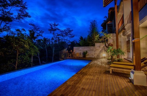 Melayang Villa | River 6 Bedroom Private Vila Family Suitable