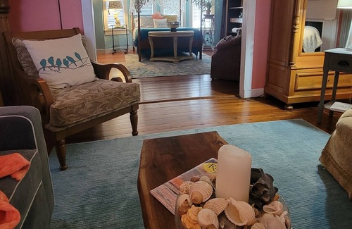Tappahannock Apartment | River apartment, 1 block from River.