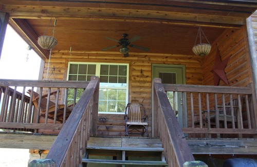 Hiawassee Cabin | River Cabin,Lrg Hot Tub,Inner Tubing,Pool,Trout Fishin,20 Min to Helen