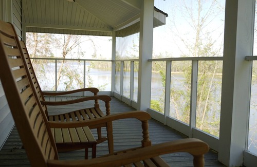 New Kent House | River Cottage at Cumberland