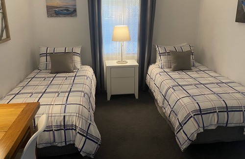 Gold Coast Cottage | RIVER COTTAGE - Hope Island - beach 2 minutes walk