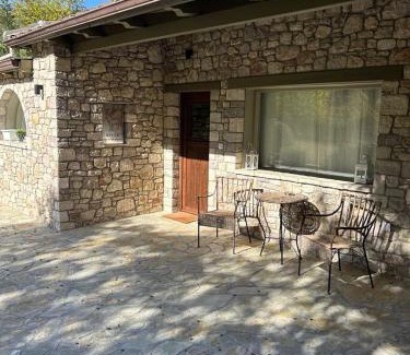 Kalavrita Apartment | River country